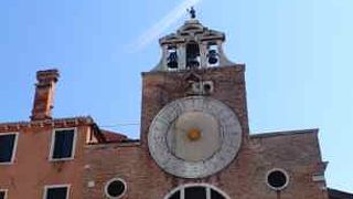 変わった外観の教会