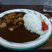 双葉サービスエリアで晩ご飯。ポークカレー　ポーク沢山