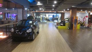 驚きのショッピングセンター