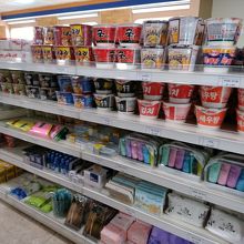 船内のコンビニ