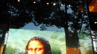 モナリザがウィンク！