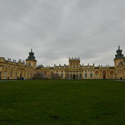 ワルシャワでは旧王宮と双璧の宮殿