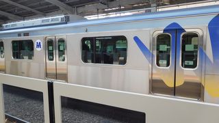 各駅が特徴的な路線です