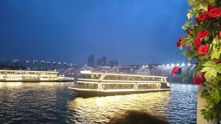 クライマックスはレインボーの滝をくぐる時