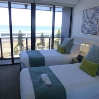 寝室は二つあり、こちらはツインベッドルーム