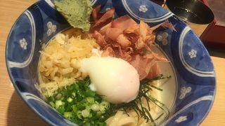 品川駅エキュート内のうどん屋