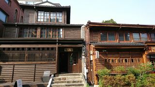 日本家屋や銀行跡など