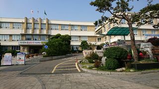 現在は立派な建物でした