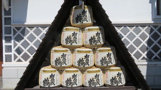 酒蔵を見て試飲できます