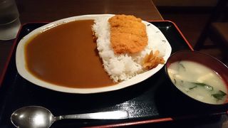 有楽町カード下のマグロ料理のお店。玉菊