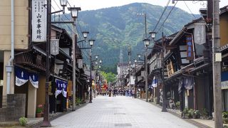 瑞泉寺に続く門前町の町並み