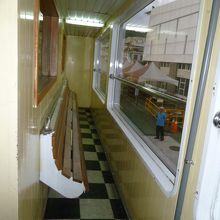 外を眺められるように・・・