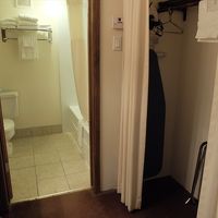 浴室の設備も古い感じ。