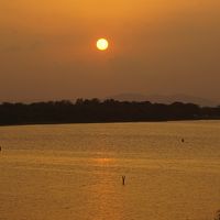 カンダラマ湖夕景。