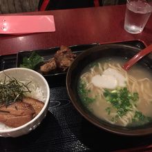 ソーキそばとミニラフテー丼