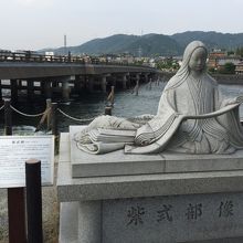 紫式部像