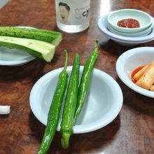 付け合せのお代わりはセルフサービス