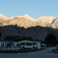 朝方は、朝日を浴びるシエラ・ネバダ山脈が見られました。