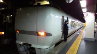 京都→金沢の移動で乗車しました。　満席でビックリ!