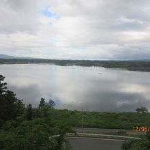 部屋から湖の眺望