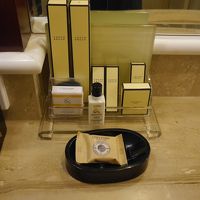 歯ブラシもあり、ロクシタンが置いてあります