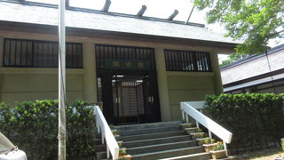 天岩戸神社の宝物館。