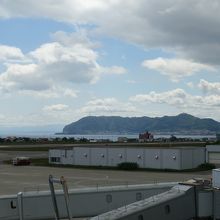 空港から見える函館山
