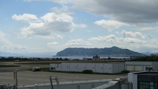 ターミナルビル屋上からの函館の眺めがお薦め