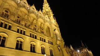 夜近くで見ると迫力がすごい１