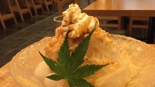 カキ氷を食べました！モジミのトッピングがGOOD！