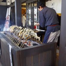鮎の塩焼きも売ってます