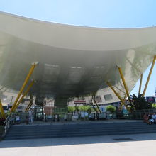 中央公園に出入口があります