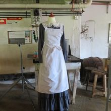 当時の女性用ユニフォーム．2階で試着可能．