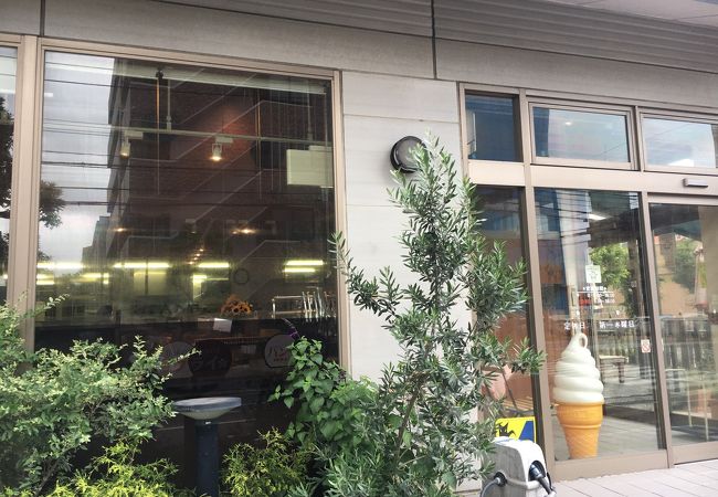 駅近の人気パン屋