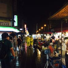 雨でも、やってます