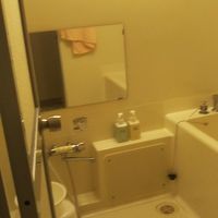 お湯を貯めて浸かったり洗い場で体を洗ったり出来ます