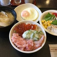 朝から海鮮丼♪