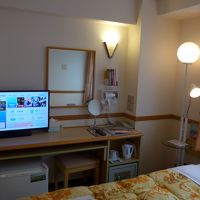 入室して左にカウンターがあります