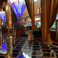 ロビー。思わず写真に撮りたくなる美しさです。