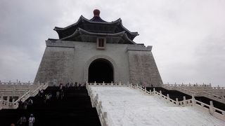 衛兵交代式は一見の価値あり