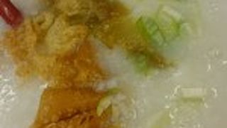 中華街で朝粥！