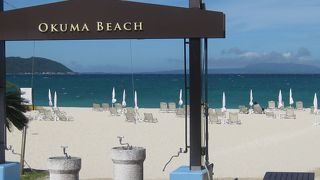 オクマプライベートビーチ＆リゾート前の白砂浜