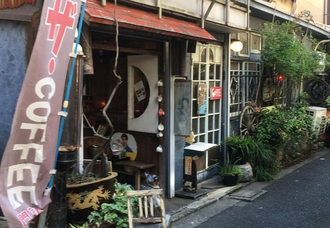 不思議な雰囲気のお店です