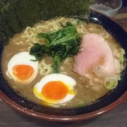 神田の人気家系ラーメン