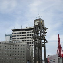 カリヨンがあります