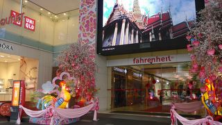 ブキビンタンの一等地にあるユニクロです