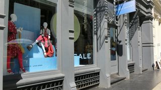 移転して営業しています