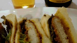 搭乗前に、ちょっと１杯