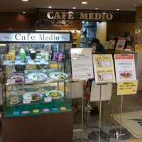 カフェ メディオ 池袋店