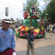 ディズニー パレード (米奇童話専列)